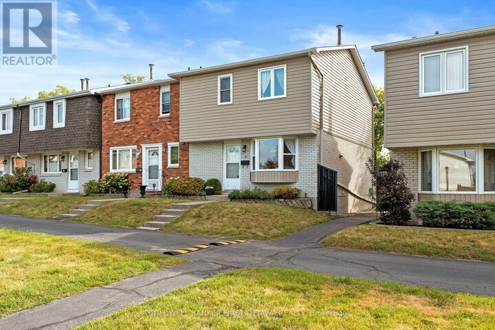 Property Photo: 550 Straby Avenue 12 ON K1K 1H1