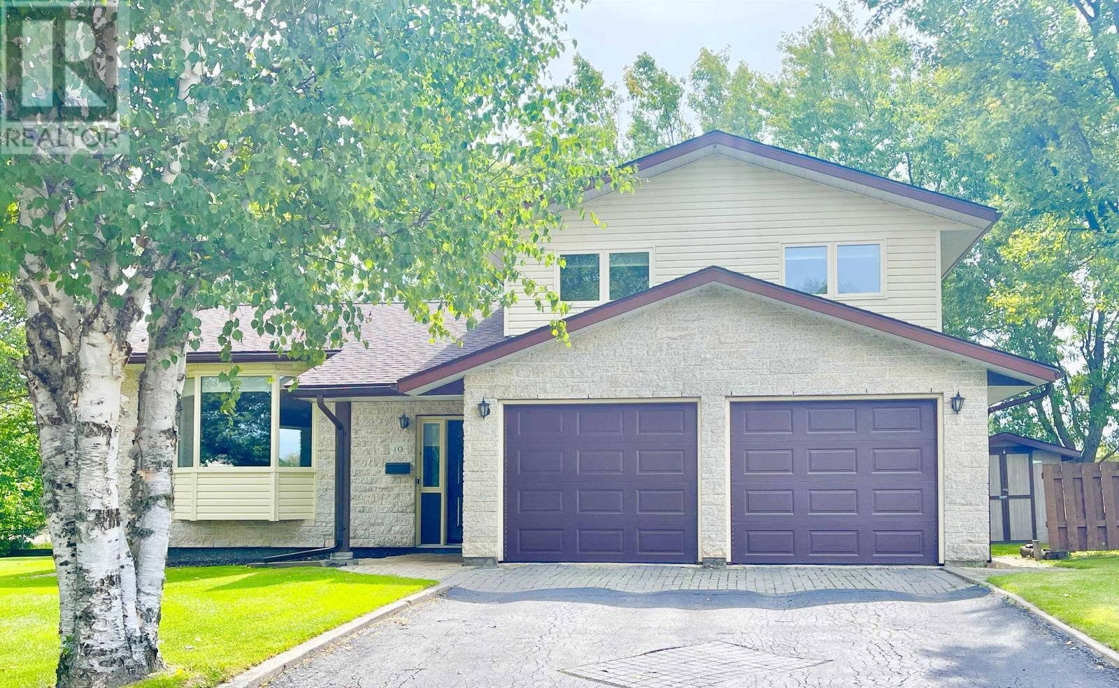 Property Photo: 10 Bertha Pl ON P8N 3C8