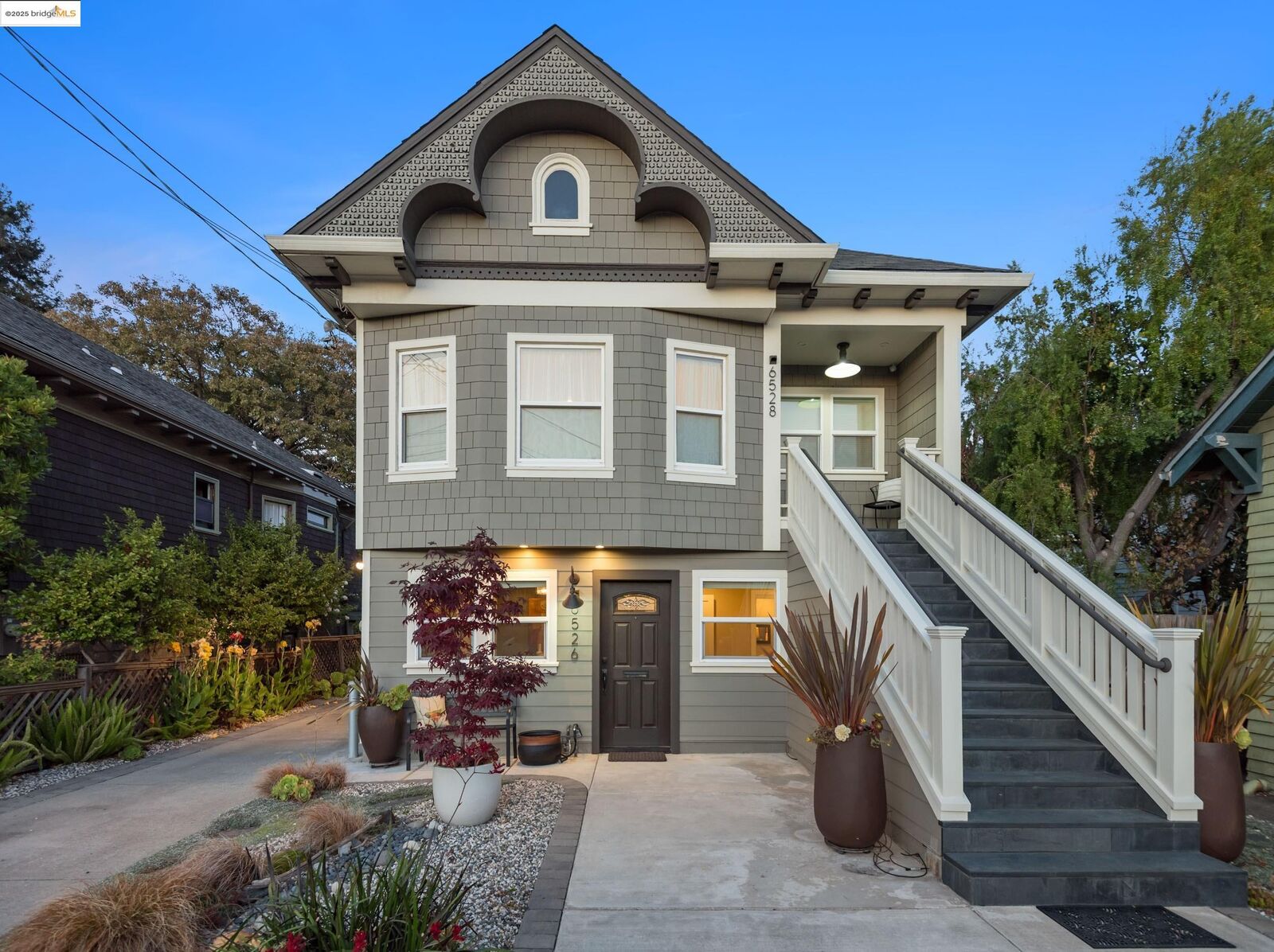 Property Photo:  6528 Dover St  CA 94609 