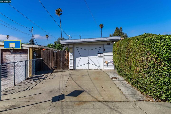 Property Photo:  27707 La Porte Ave  CA 94545 