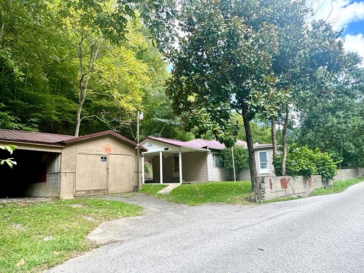 Property Photo: 330 State Highway 1056 KY 41555