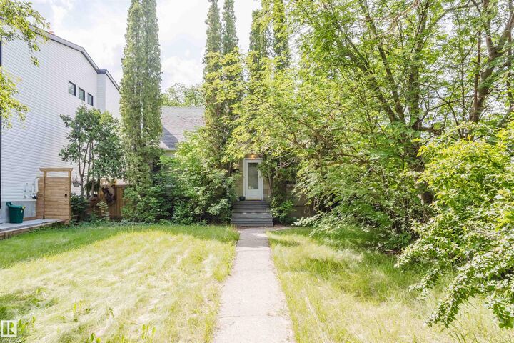 7230 112 Street NW  Edmonton AB T6G 1J3 photo