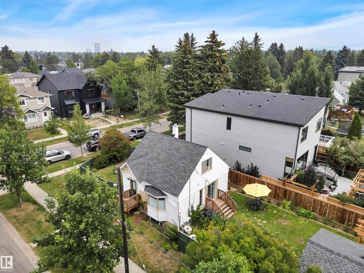 Property Photo: 7225 95 Street NW AB T6E 3E8