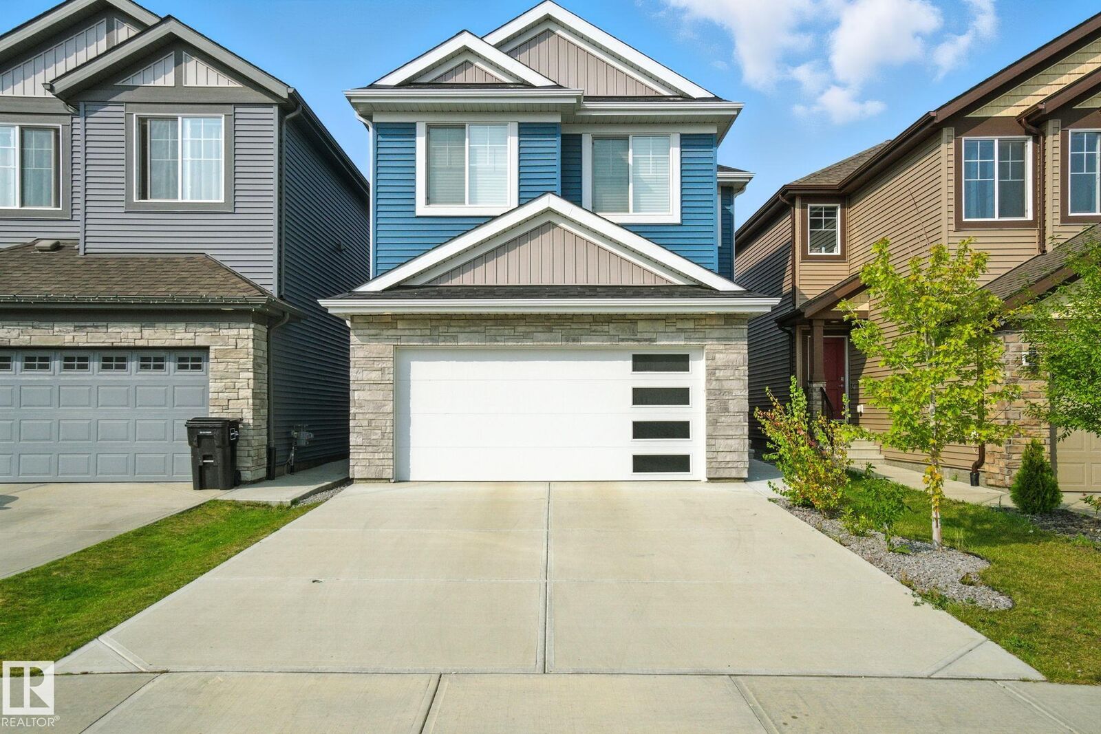 Property Photo: 5234 23 Avenue SW AB T6L 6Y7
