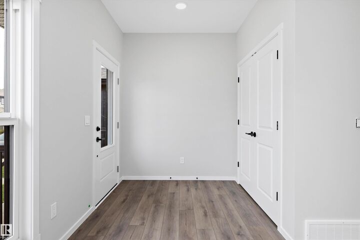 Property Photo: 5723 Hawthorn Common SW AB T6X 2L5