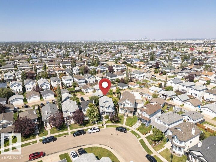 Property Photo: 643 Windross Crescent NW AB T6T 1Y1