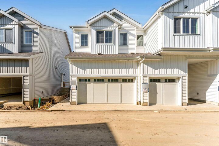 4 7110 Keswick Cm SW  Edmonton AB T6W 5P7 photo