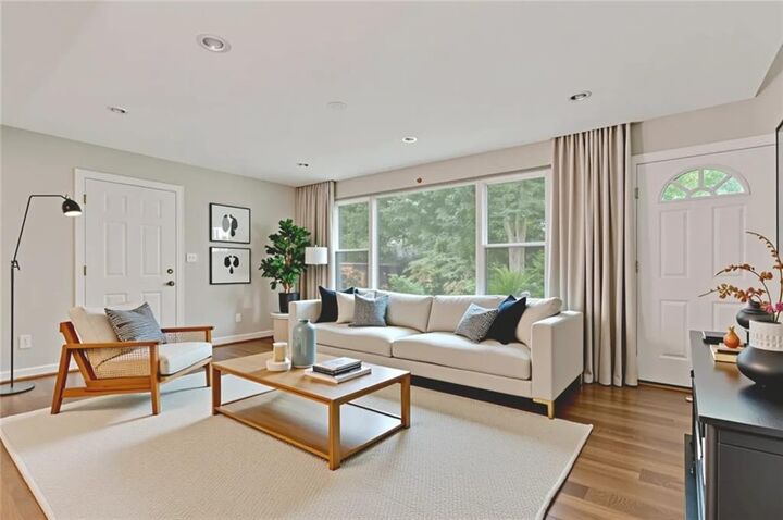 Property Photo:  511 Ashburton Avenue  GA 30032 