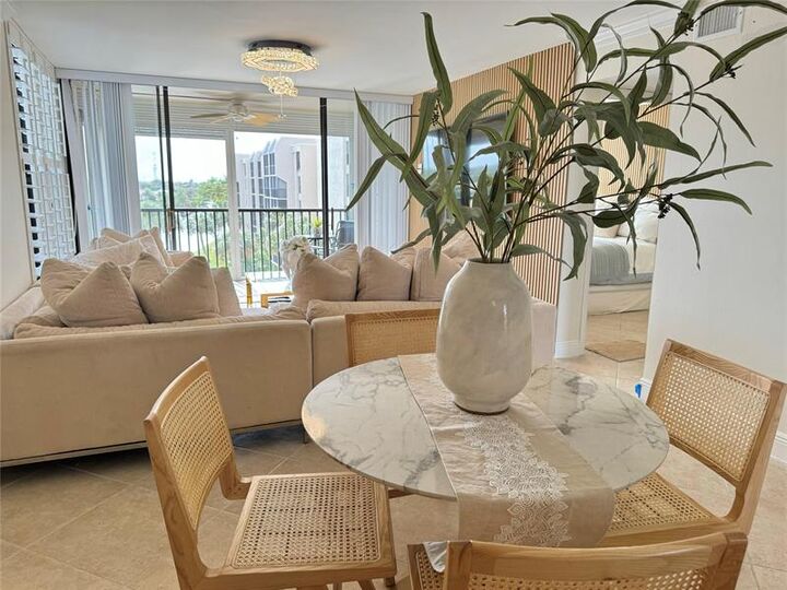 Property Photo: 8 Royal Palm Way 501 FL 33432