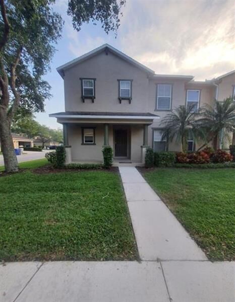Property Photo:  1733 Pointe West Way  FL 32966 