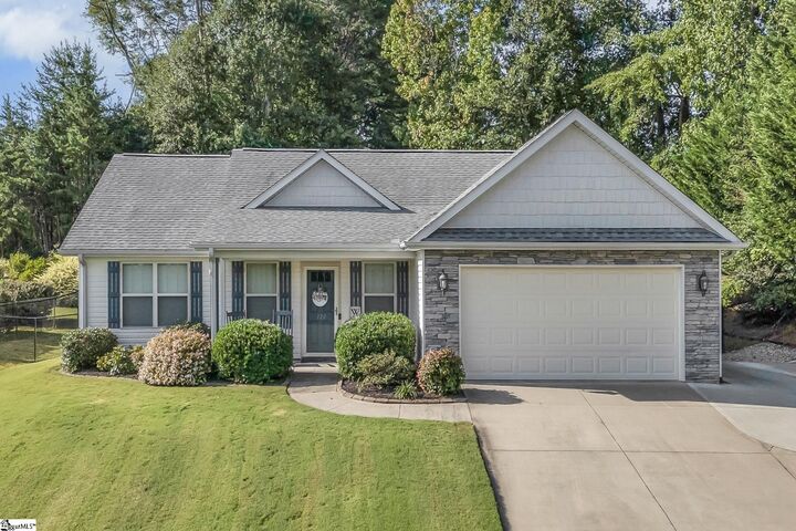 Property Photo:  120 Autumn Hill Road  SC 29651 