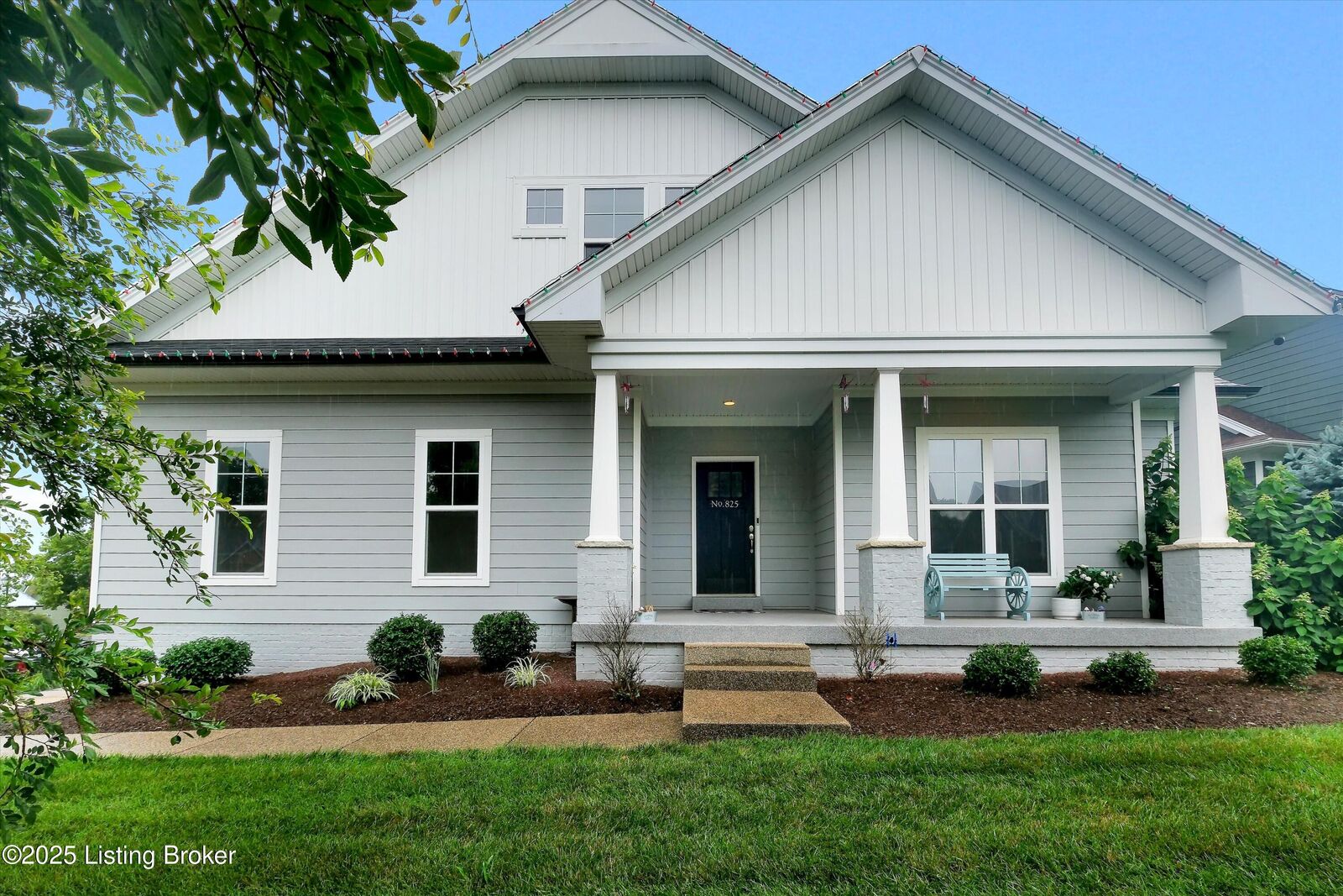 Property Photo:  825 Artisan Pkwy  KY 40031