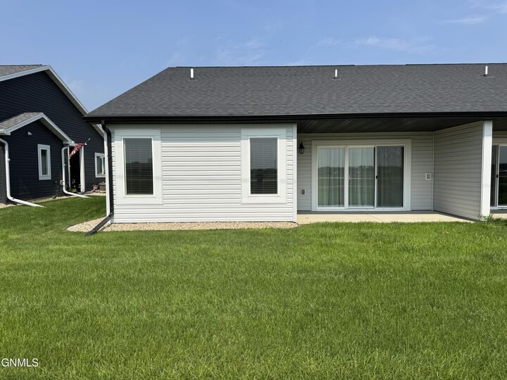 Property Photo:  125 Kenner Loop  ND 58504 