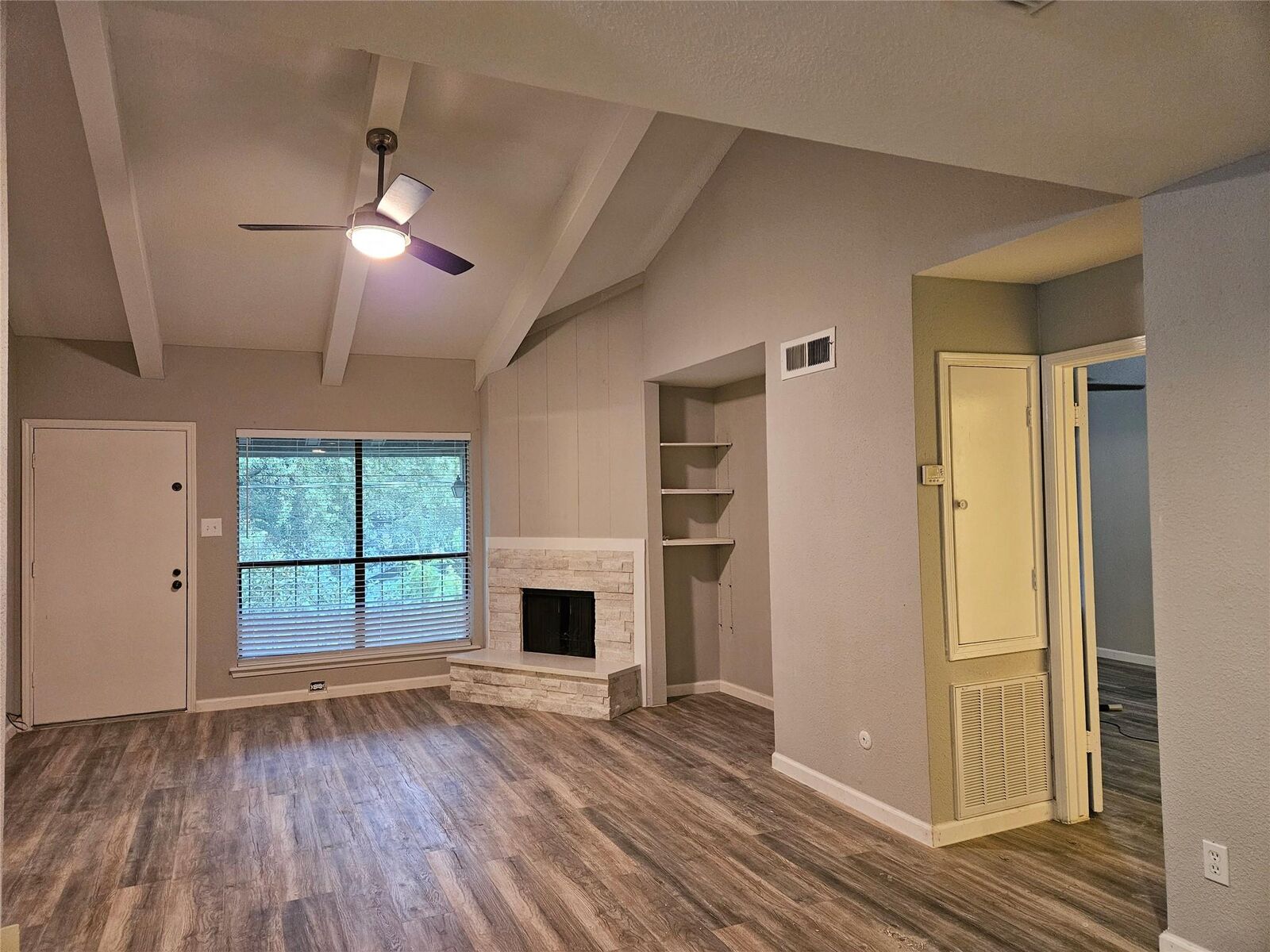 Property Photo:  5711 Sugar Hill Drive 102  TX 77057 