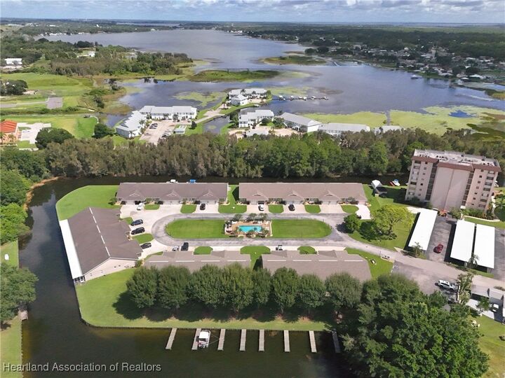 Property Photo: 213 Country Club Drive FL 33852