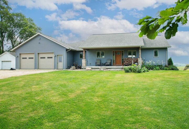 Property Photo: 1562 250th St IA 50677