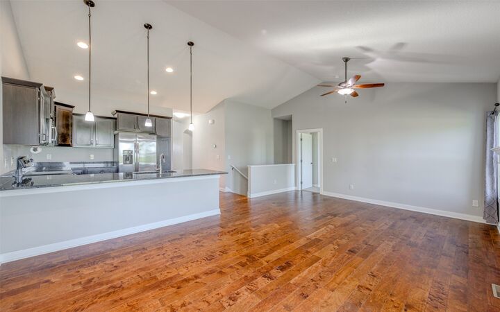 Property Photo:  2513 NE 6th Street  IA 50111