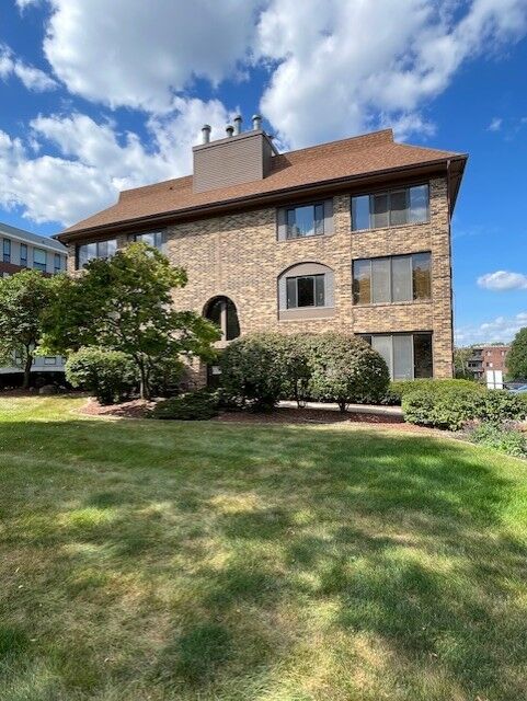 Property Photo:  3667 Grand Avenue 9  IA 50312 