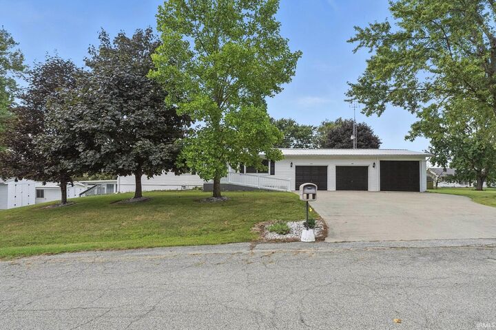 Property Photo:  1710 N 080 E  IN 46761 