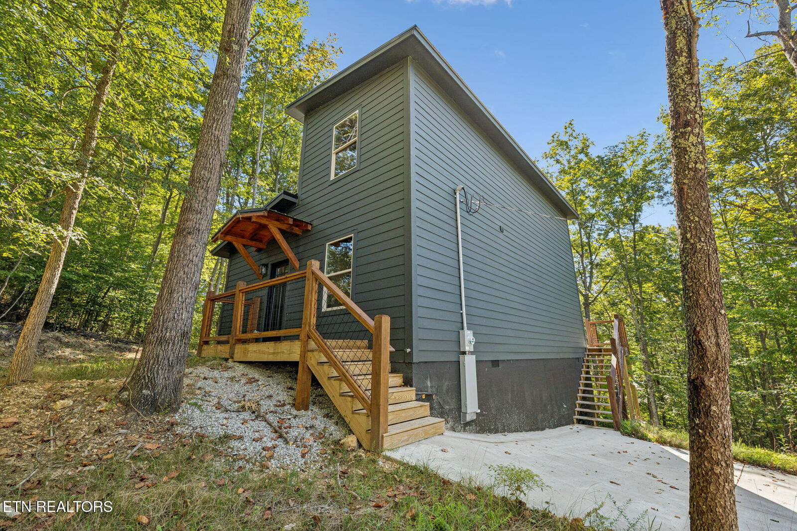 Property Photo: 733 Country Oaks Lane TN 37766