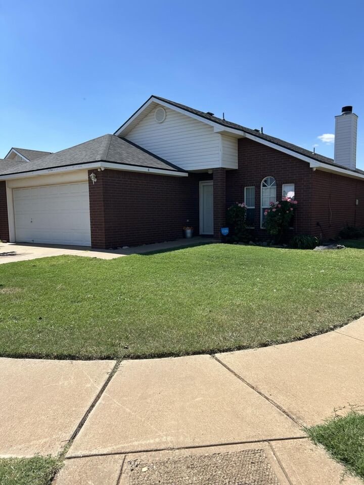 7502 Avenue P  Lubbock TX 79423 photo