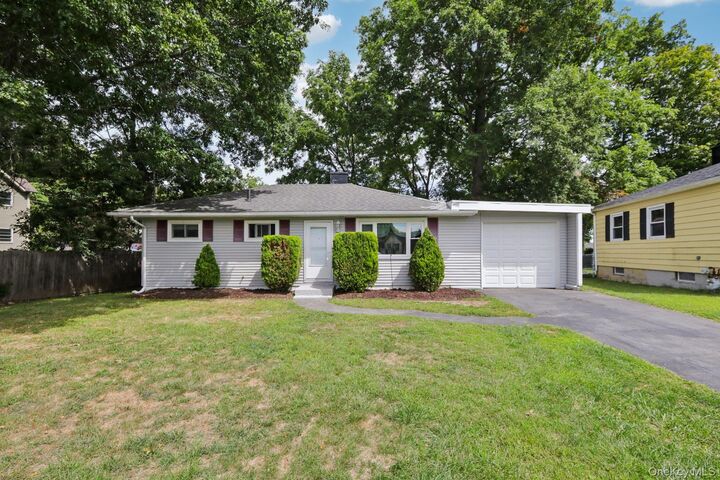 6 Madalaine Terrace  Middletown NY 10940 photo