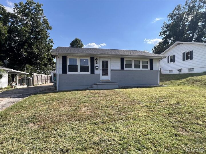 1411 1st Street  Scott City MO 63780 photo