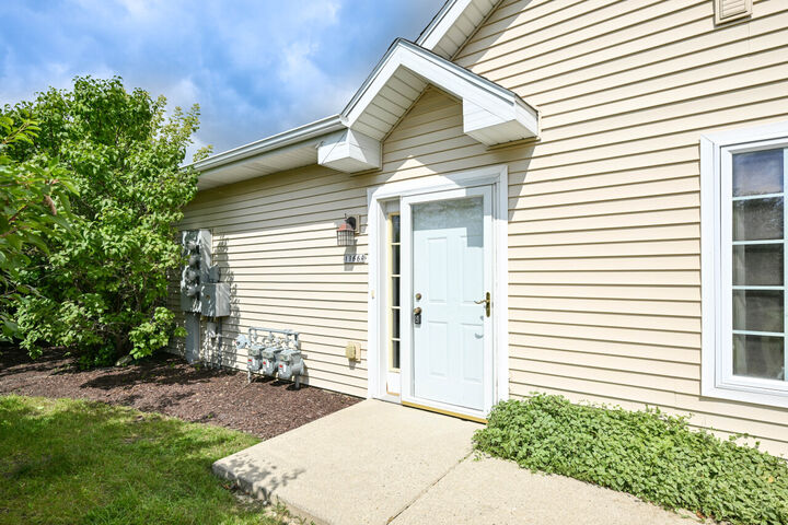 Property Photo:  1166 Quinlan Dr A  WI 53072 