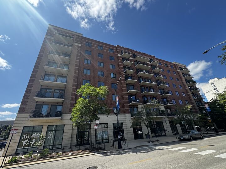4848 N Sheridan Road 710  Chicago IL 60640 photo