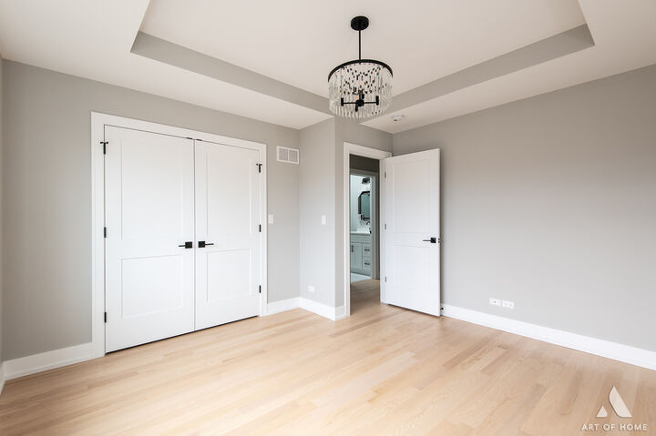 Property Photo:  7737 1/2 Nashville Avenue  IL 60459 