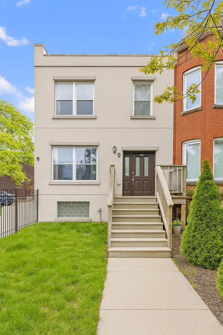 Property Photo:  4331 S Evans Avenue  IL 60653 