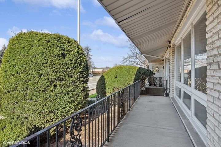 Property Photo:  1245 S Mannheim Road  IL 60154 