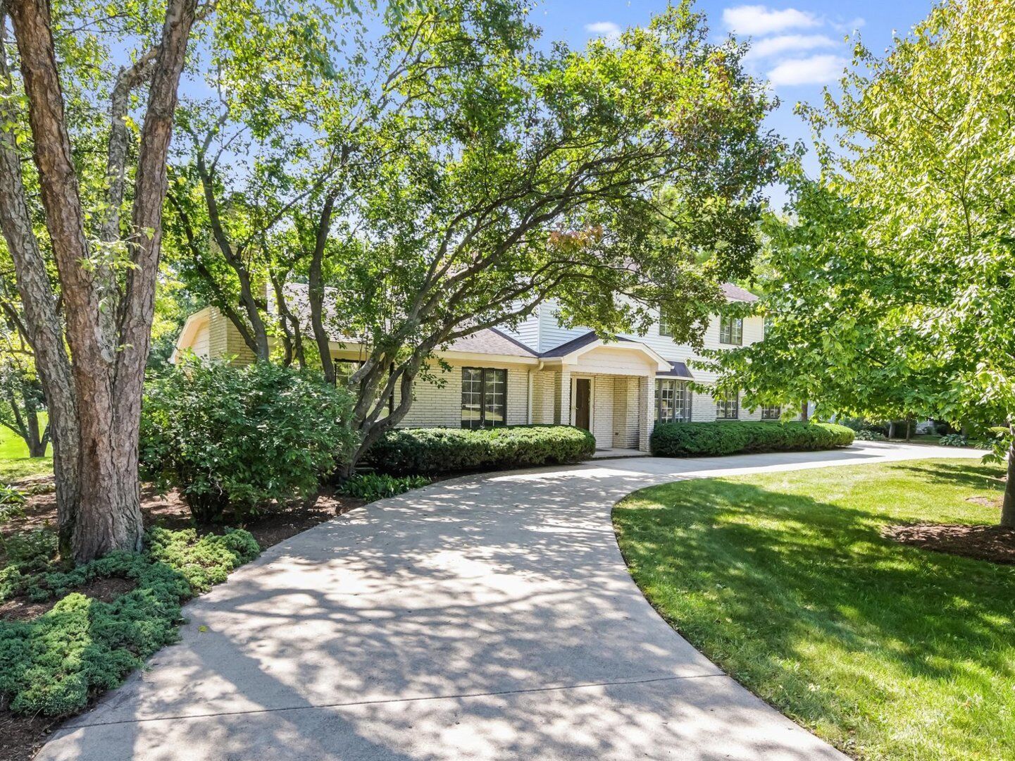 Property Photo:  1481 Thor Drive  IL 60067 