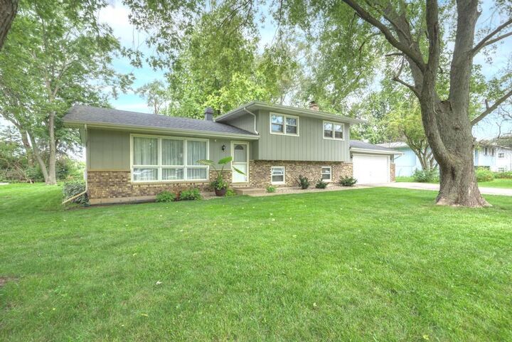 Property Photo:  10210 Sunridge Drive  IL 60564 