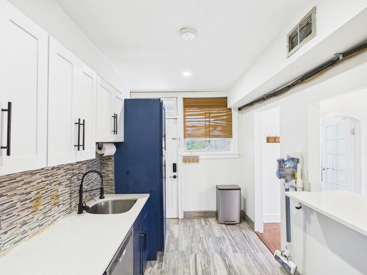 Property Photo:  1032 N Austin Boulevard 2N  IL 60302 