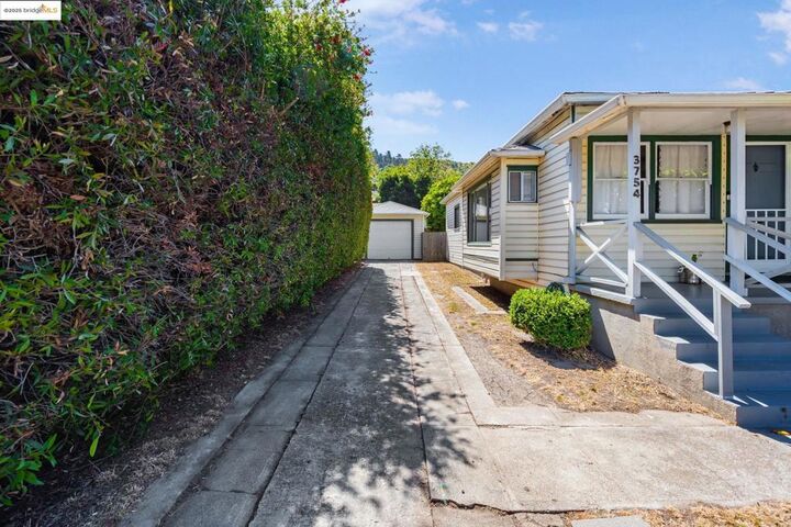 Property Photo:  3754 Ramsey Ct  CA 94803 