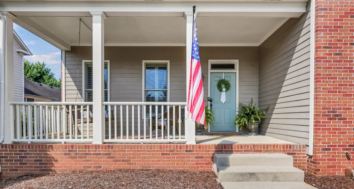 Property Photo: 2204 Exeter Ln TN 37043