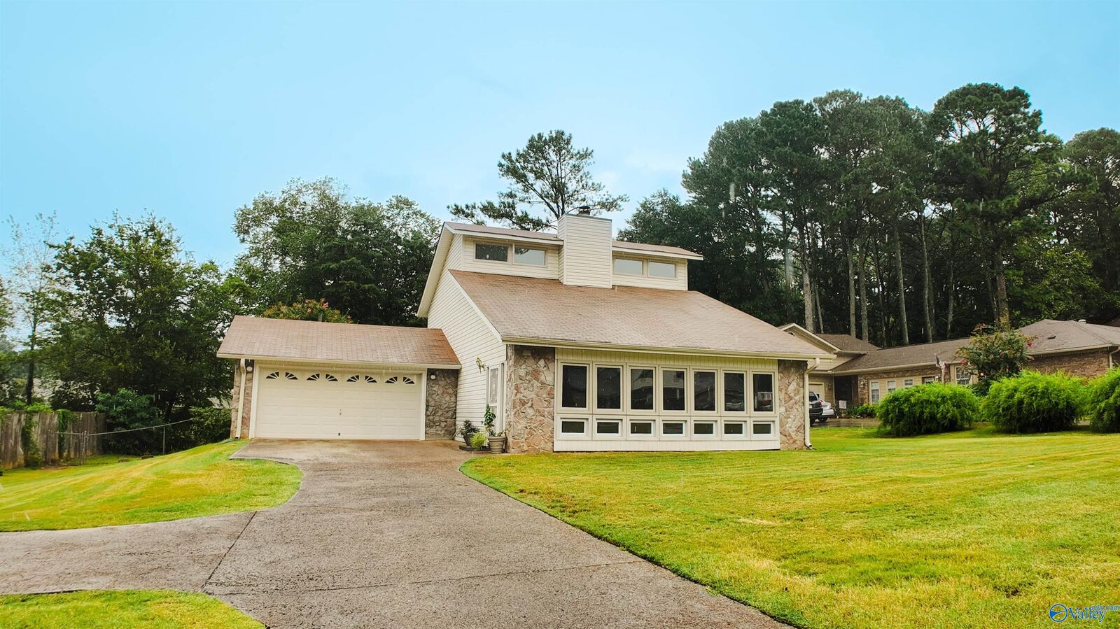 Property Photo: 2517 Green Mountain Road AL 35803