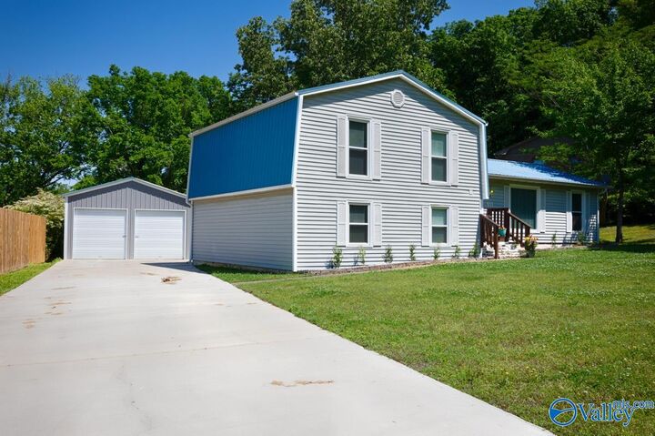 Property Photo: 511 Bain Drive AL 35803