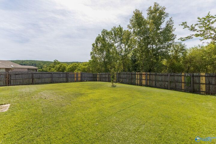 Property Photo: 150 Gardengate Drive AL 35749