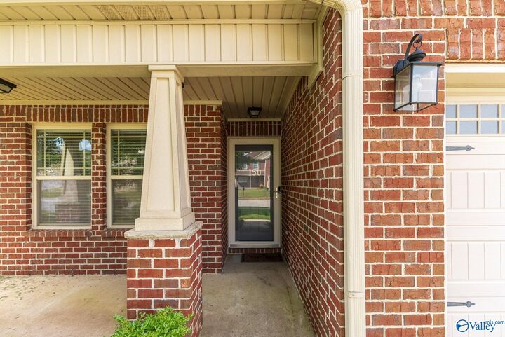 Property Photo:  150 Gardengate Drive  AL 35749 