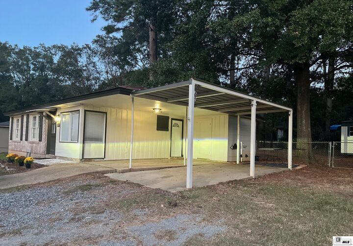 Property Photo:  10630 Camelia Avenue  LA 71220