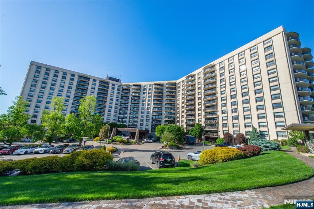 Property Photo:  2 Clairidge 3nw  NJ 07044 