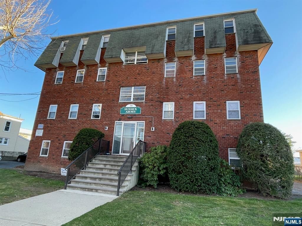 Property Photo:  75 Sussex Street 8C  NJ 07601 
