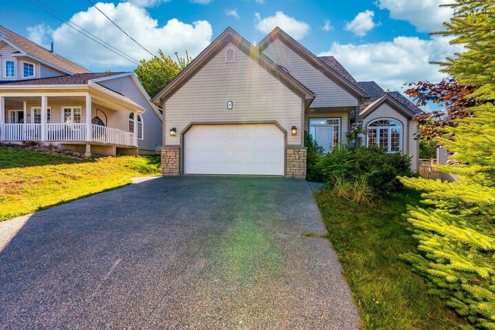 30 Banks Court  Dartmouth NS B2X 2Y6 photo