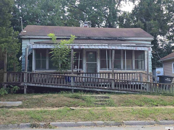 Property Photo: 406 N Washington Street IL 62901