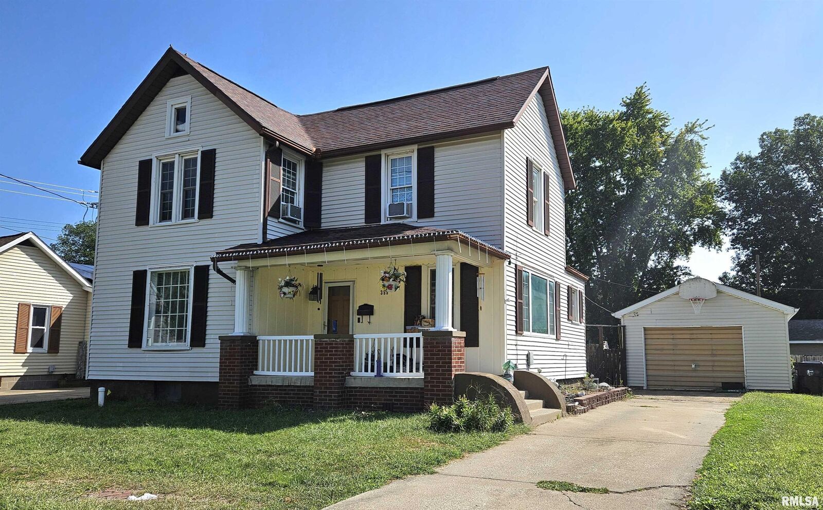 Property Photo: 355 N 2nd Avenue IL 61520