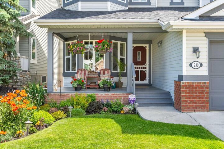 Property Photo:  230 Discovery Place SW  AB T3H 4N5 