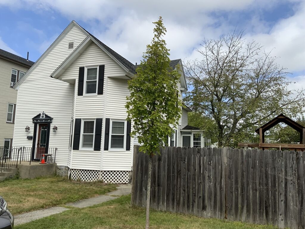 Property Photo:  33 Bedford Ave  MA 01604 