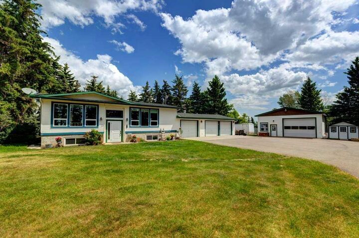 Photo de la propriété:  2193 434 Avenue E  AB T1S 1A1 